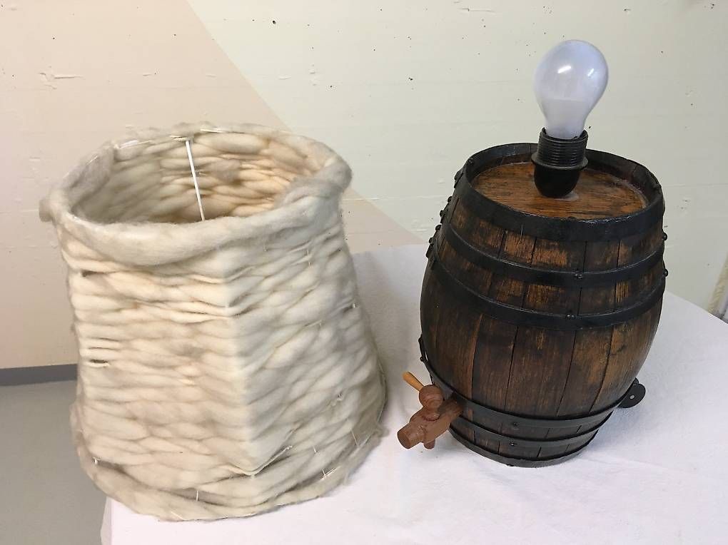 Lampen: Originelle Lampe mit Fass als Unterbau – Gebraucht aus Kreuzlingen von Speedy_59 1