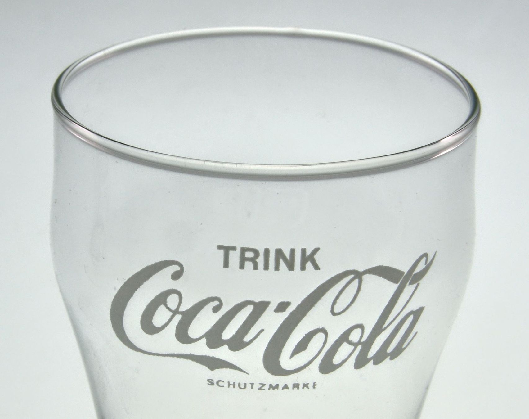 Coca-Cola Gläser: Coca Cola TRINK kleines altes 2 dl Glas – Gebraucht aus Schmitten FR von fliessigs_Biendli 1