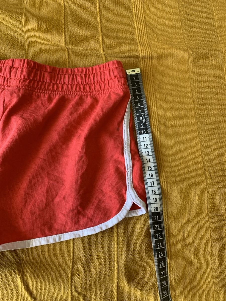 H&M Pantaloni: Shorts 134-140, rot – Usato da Winterthur venduto da Samu-V 3