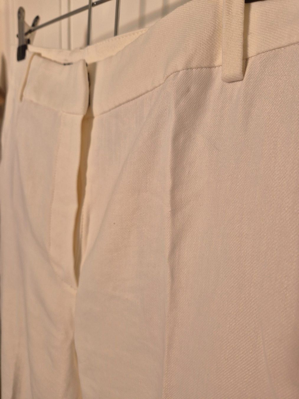 Massimo Dutti Pantaloni: Massimo Dutti Hose aus Stretch-Leinen Off-White – Nuovo e nell'imballaggio originale da Bern venduto da dia_yv66 6