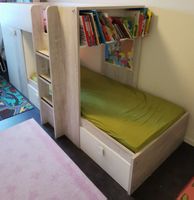 Kinderhochbett,  (2 Betten) mit Stauraum