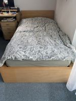 Einzel- Bett - Gestell aus Holz hell 