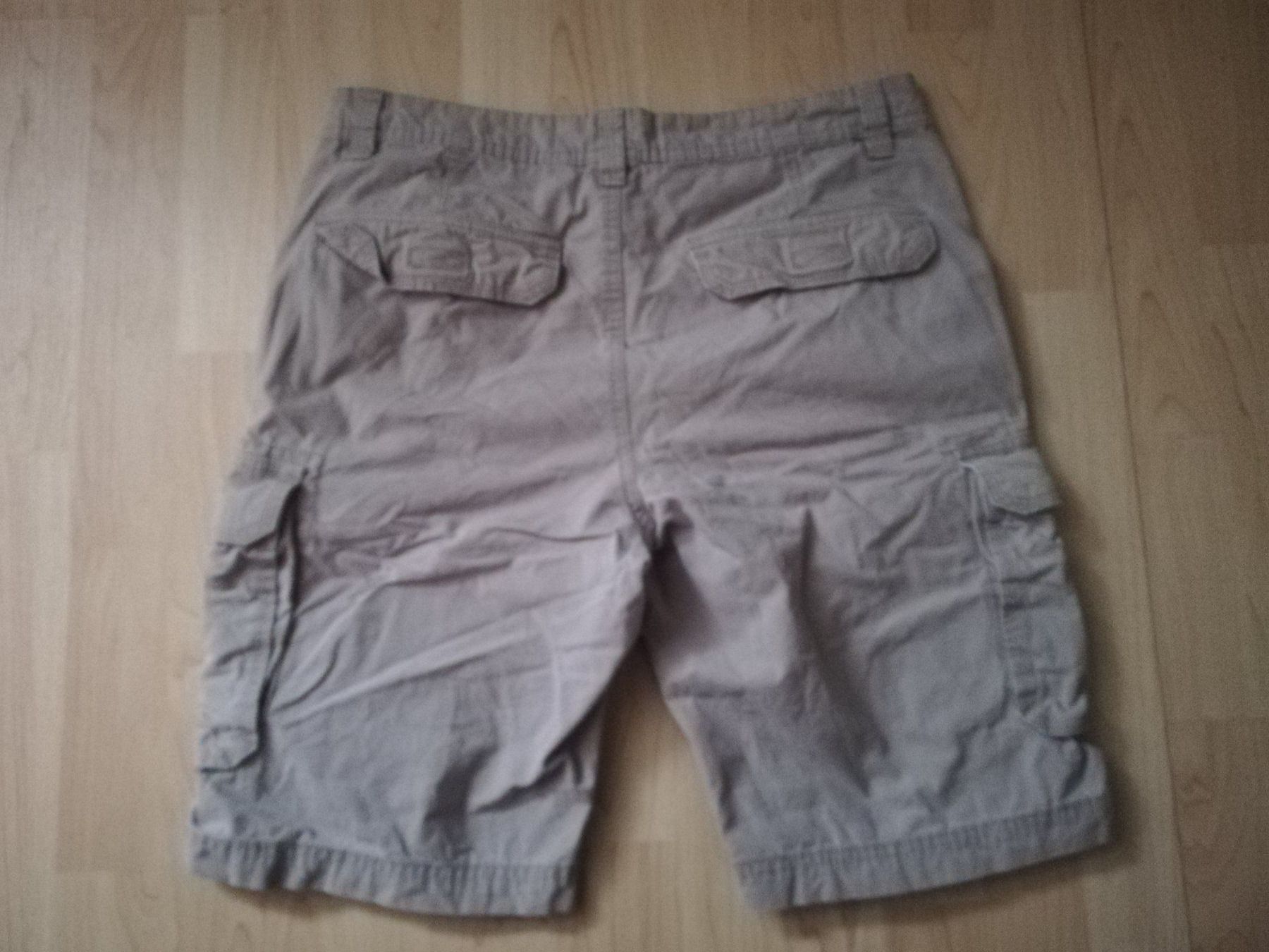 C&A Pantaloni: Herren Bermudas Gr. 32 beige – Usato da Starrkirch-Wil venduto da Mambostar 1