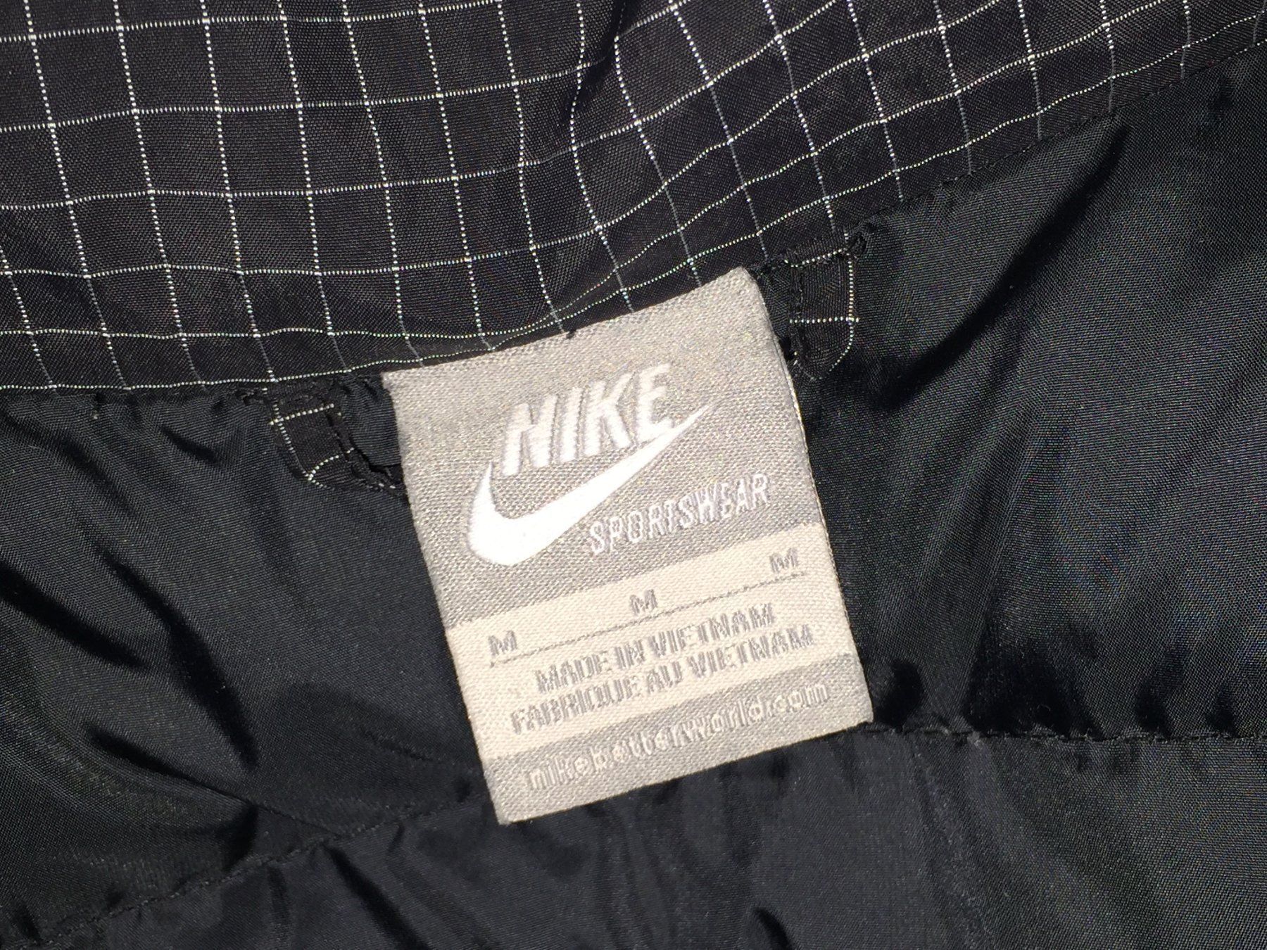 Nike Giacche: NIKE Veste / Jacke taille / Grosse M – Usato da Cossonay-ville venduto da Super-Price-Quality 9