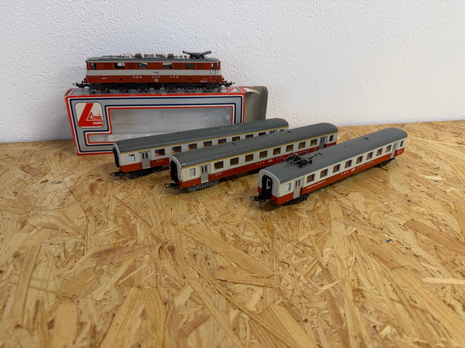 Lima Modellini di ferrovie: Lima-Swiss-Express-4-teilig (Set 2) – Usato da Reinach AG venduto da dav_77l2 1