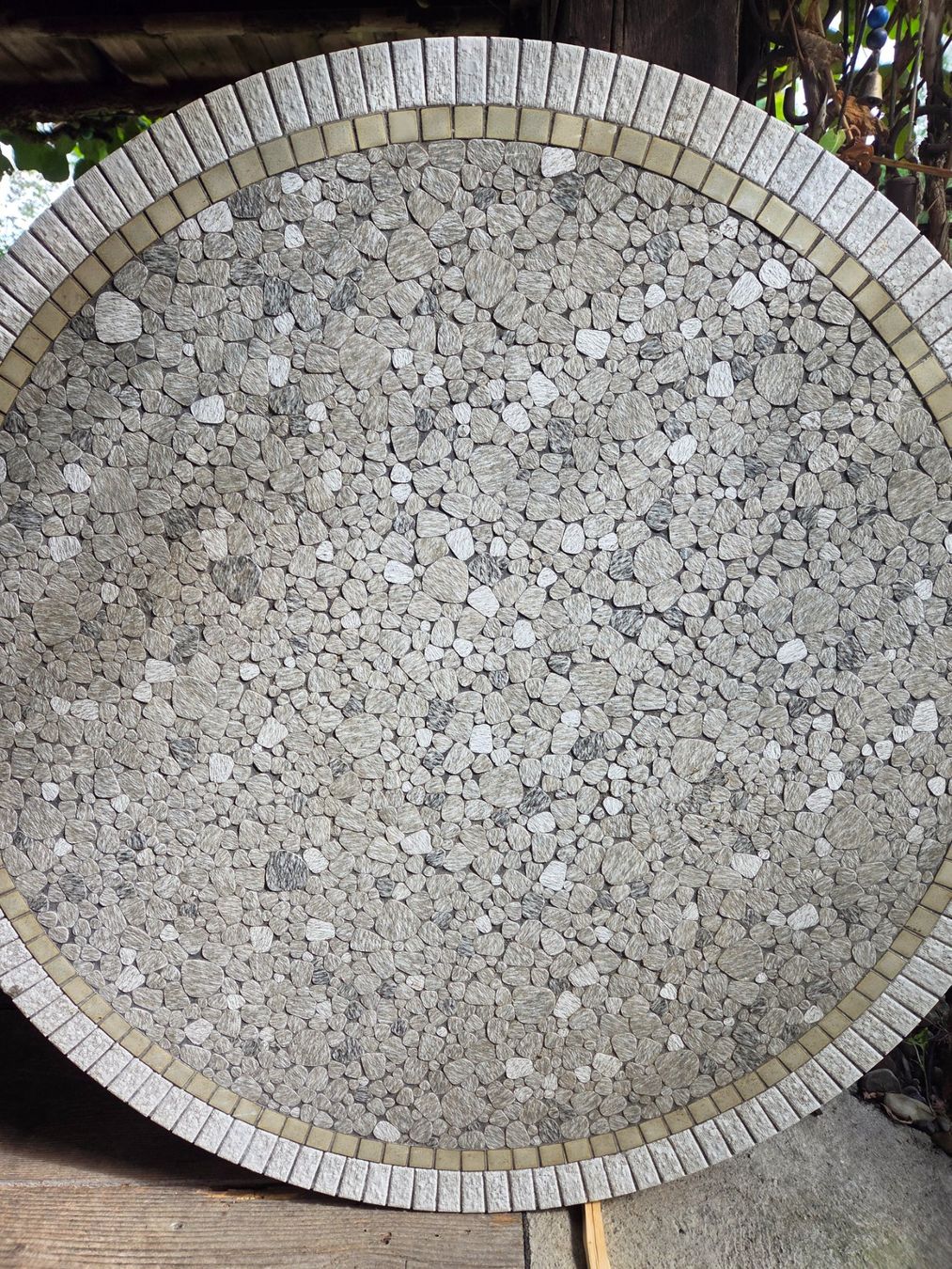 Piatti di portata: Gartentischplatte, Mosaik, Durchmesser 112cm, Top – Usato da Maur venduto da Siropin
