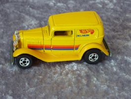 '32 Ford Delivery gelb 1:64