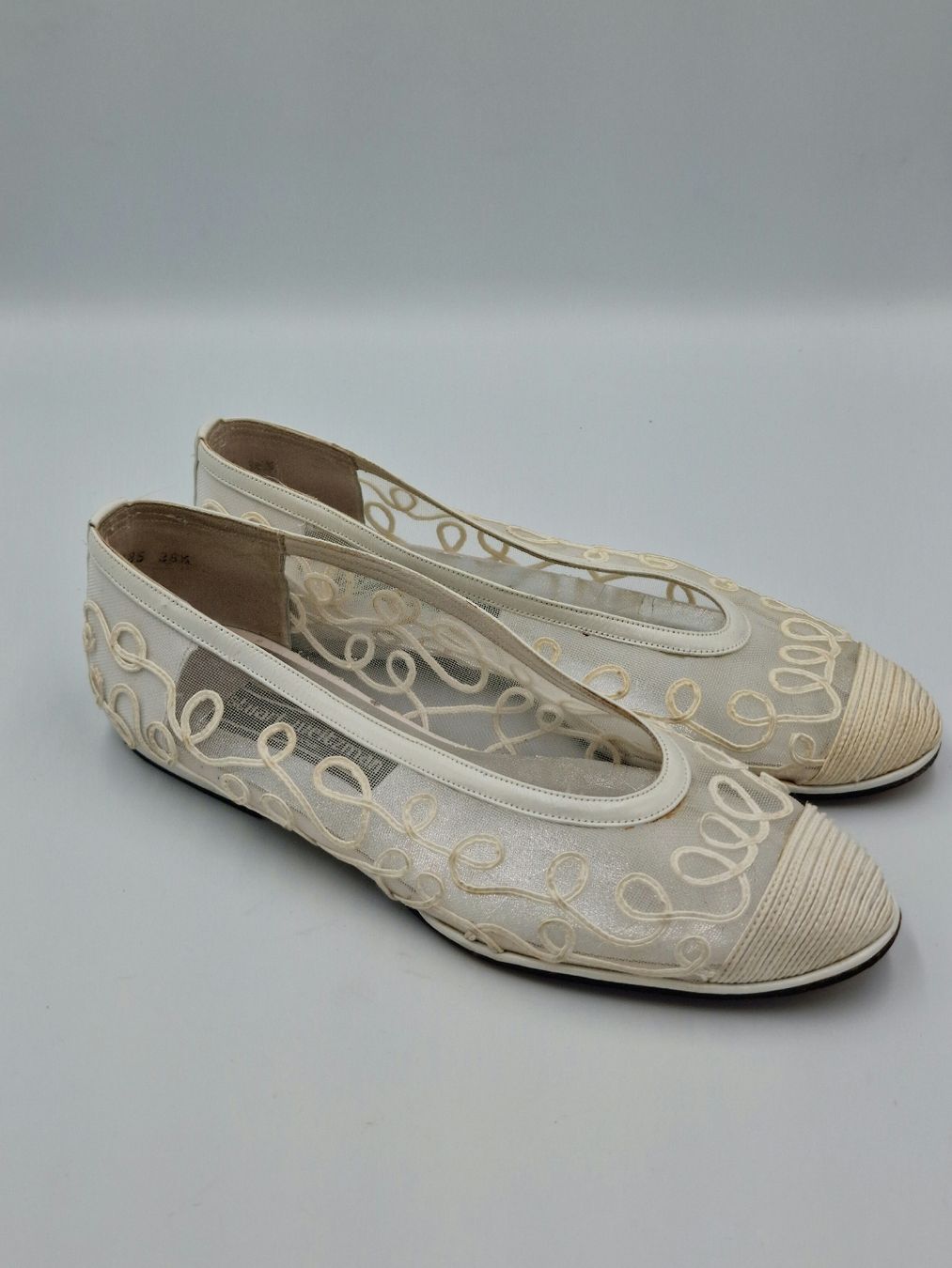 Stuart Weitzman Chaussures femmes: Stuart Weitzman Ballerinas Grösse 37 – D'occasion à Affeltrangen par Szafaoli