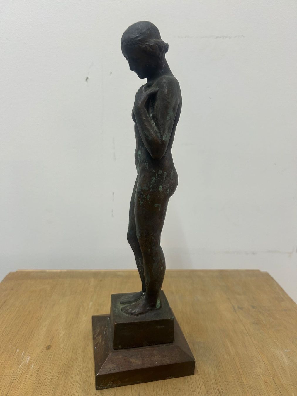 Skulpturen & Statuen: antike Bronzestatuette eines weiblichen Aktes ca. um 1900 – Gebraucht aus Zürich von Levelart 1