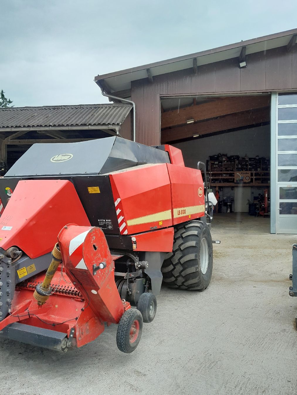 Vicon Tutte le macchine: Quaderballenpresse Vicon LB8100 – Usato da Pfaffnau venduto da flo_72dz 5