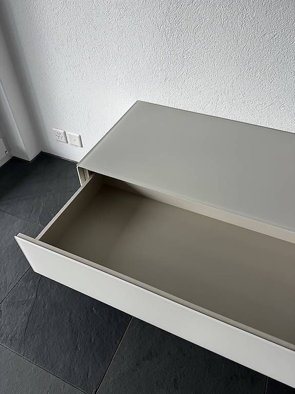 Meubles TV: Schönes TV-Möbel in Beige – D'occasion à Erlenbach ZH par MiSaLu95 2