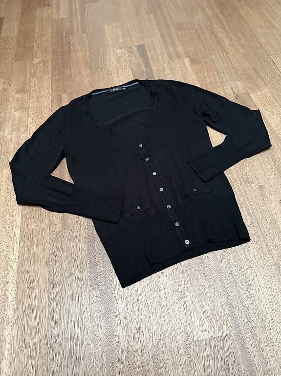 Vestes: Strickjäckli schwarz - Zero - 38 - Herbst – D'occasion à St. Niklausen LU par Sundy01