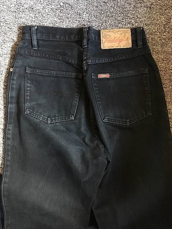 Jeans: 4 Jeans usagés. – Usato da Neuchâtel venduto da Rudjes 1