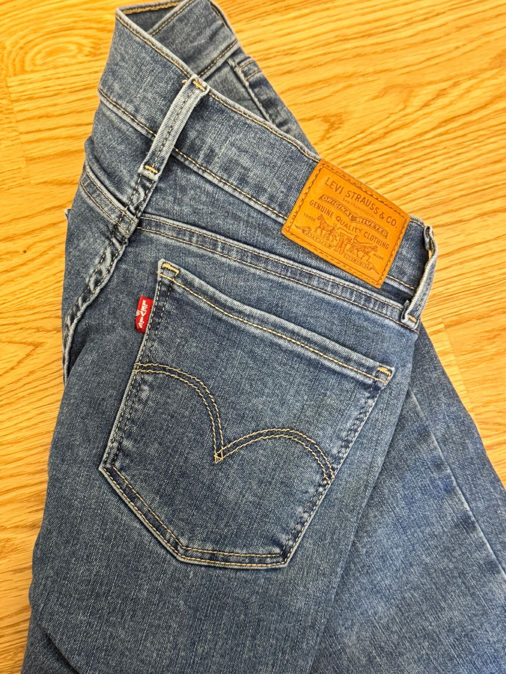 Levi's Jeans: Levis Jeans gr. 26 – Nuovo (secondo la descrizione) da Männedorf venduto da AeternusWatches 1
