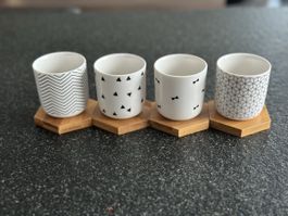 Lot de 4 tasses motifs géométriques 
