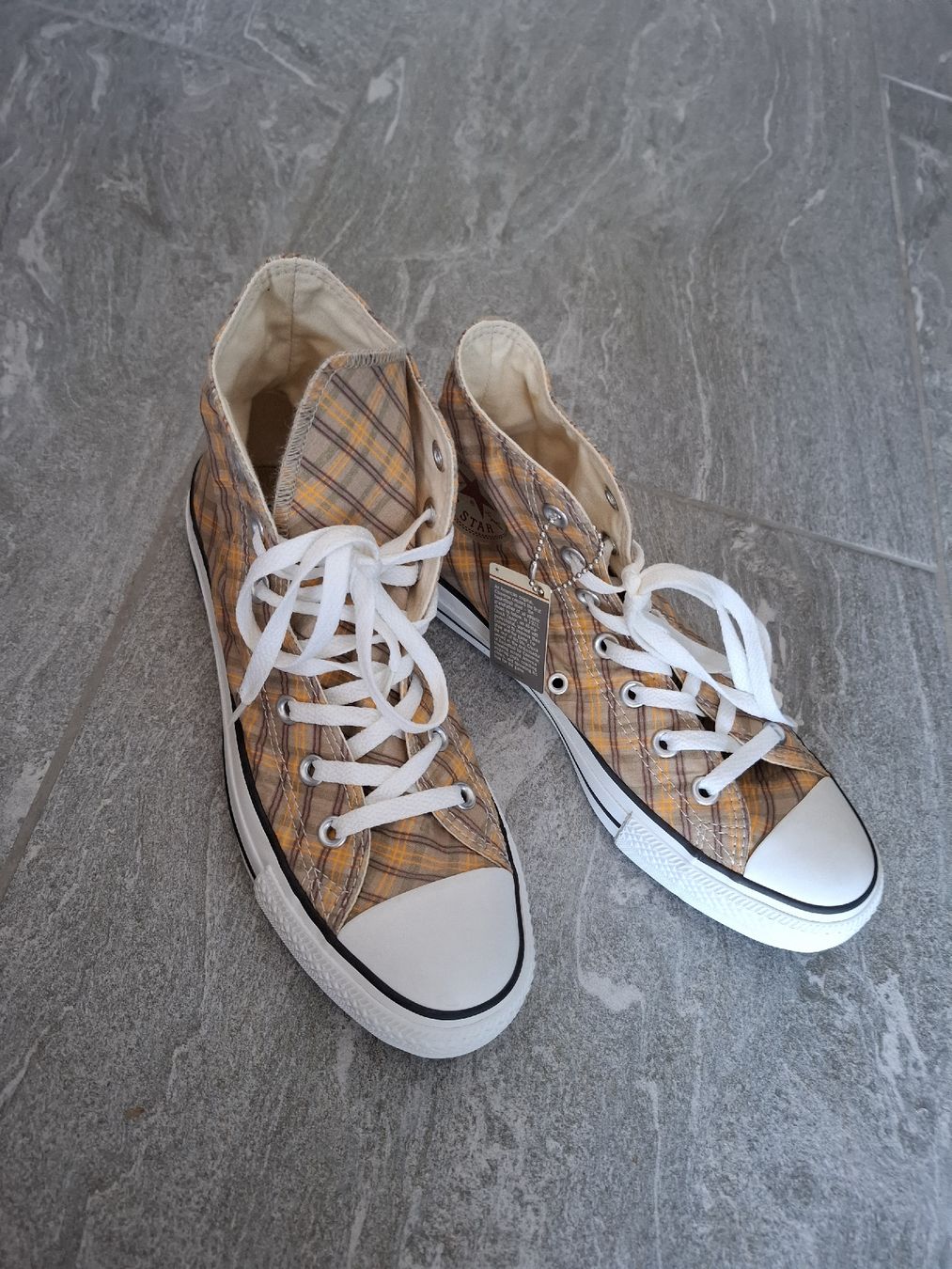 Converse Herrenschuhe: Converse Chuck, hoch, 39 – Neu und originalverpackt aus Hurden von Quadrille76