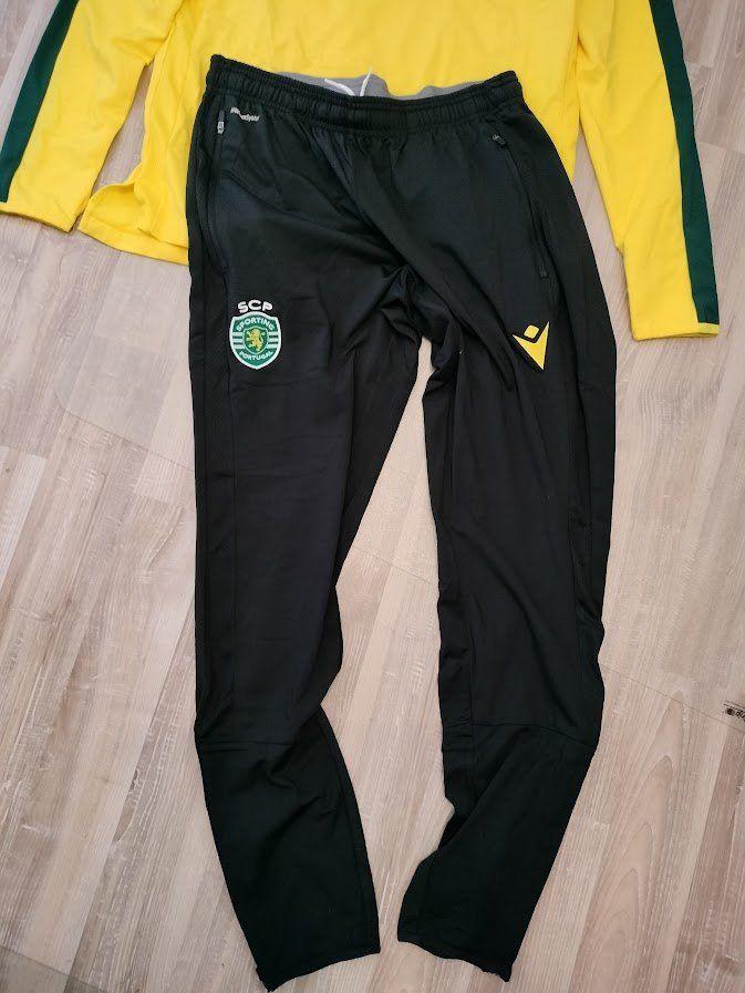Completi: Sporting SCP Trainingsanzug von Macron Grösse L, neu – Nuovo e nell'imballaggio originale da Oftringen venduto da Sportivo.ch 1