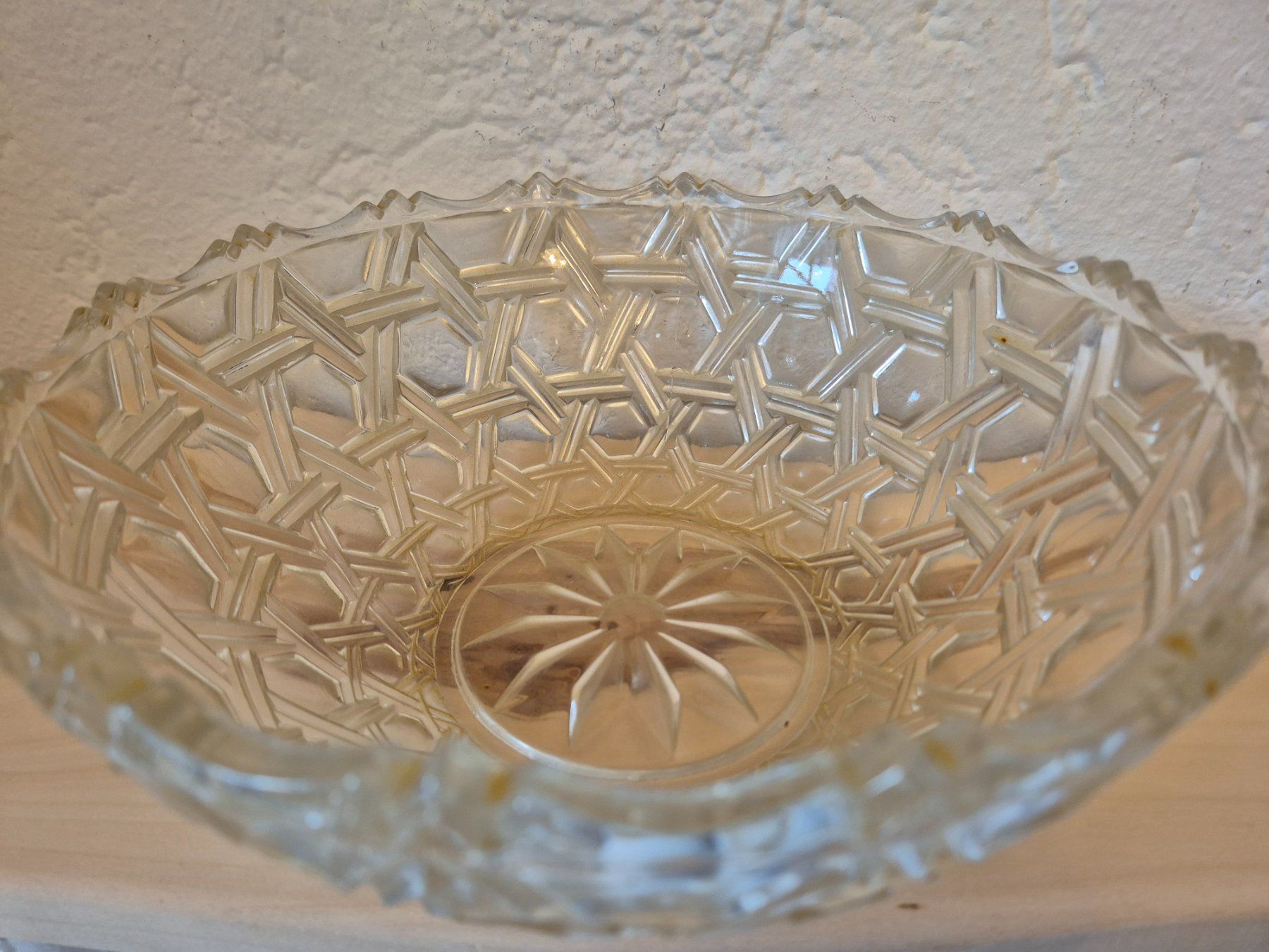 Schalen: Vintage Pressglasschale mit Sternmuster – Gebraucht aus Bern von aronari 1