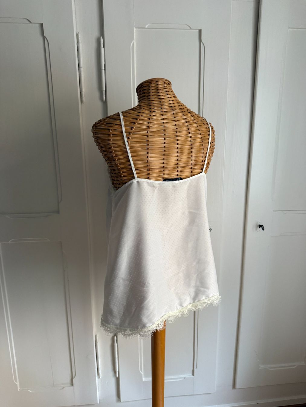 Zara Top: ZARA - Top weiss mit Spitze M – Usato da Zürich venduto da Diazaio 2
