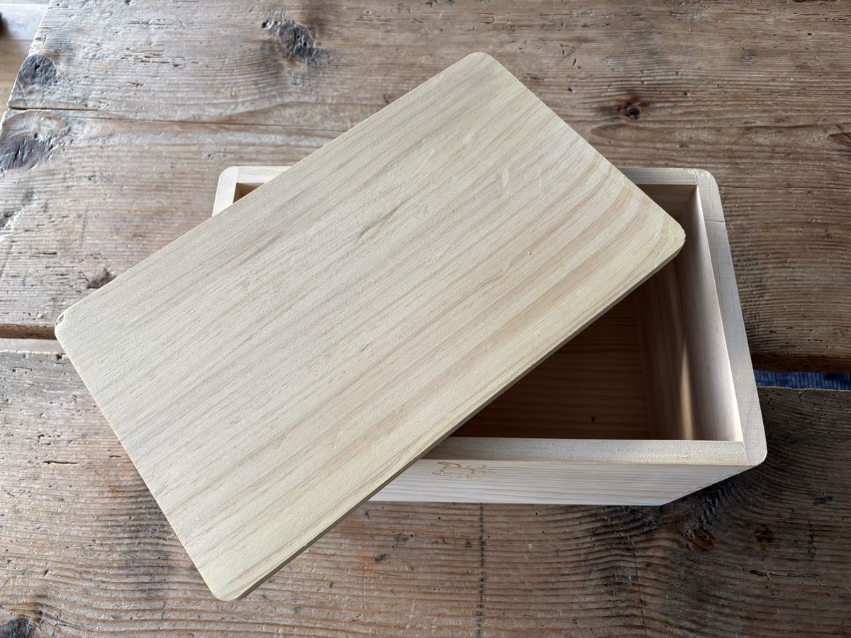 Behälter & Ähnliches: Brotbox / Holzbox / Holzkiste – Neu und originalverpackt aus Walenstadt von Rizgeb 1