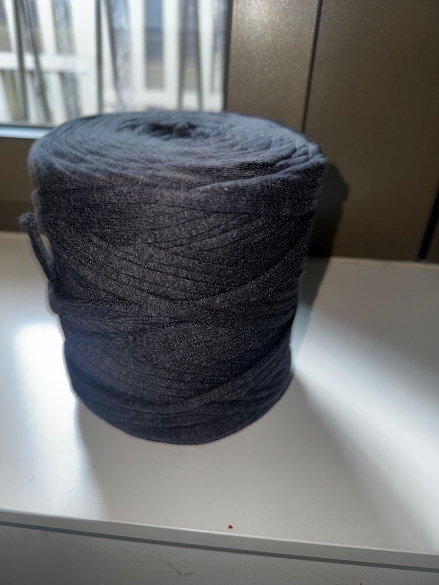 Laine: Hooked Yarn – Neuf avec emballage d'origine à Bern par XXM38