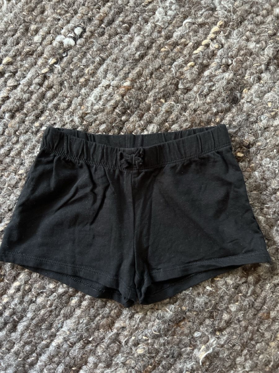 H&M Pantaloni: H&M Kinder Shorts Gr 116 – Usato da Winterthur venduto da LeonoraCor