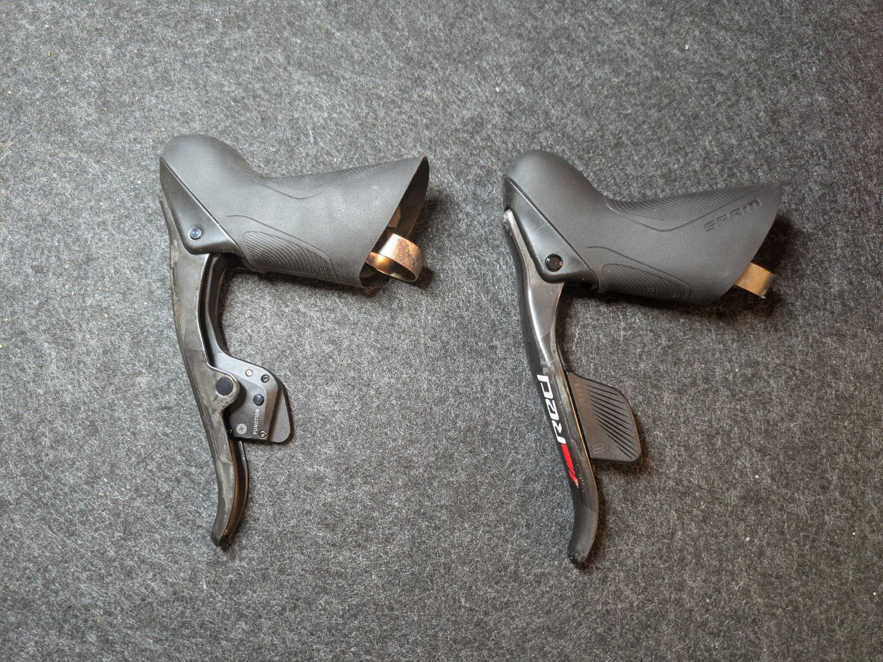 Sram Pezzi di ricambio: SRAM RED eTap Shift Levers Set (Left & Right) / Schalt-/Brem – Usato da Basel venduto da Greutzi 2