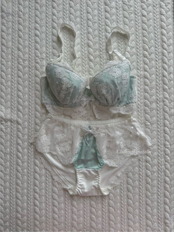 Mint Lace Lingerie Set (New-70C) (Neu (gemäss Beschreibung)) in ...