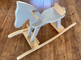 Schaukelpferd aus Holz, grau/natur