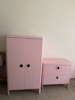 Kleiderschrank rosa