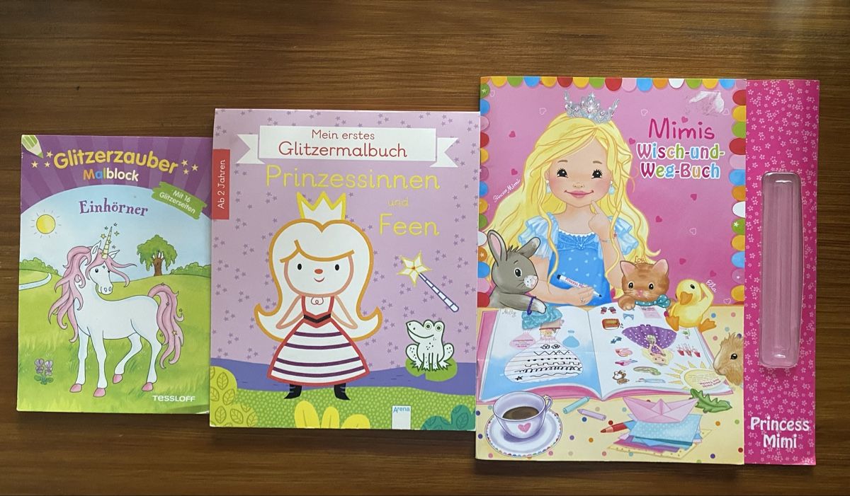 Libri: Glitzermalbücher & Wisch-und-Weg-Buch – Usato da Urdorf venduto da Bets4