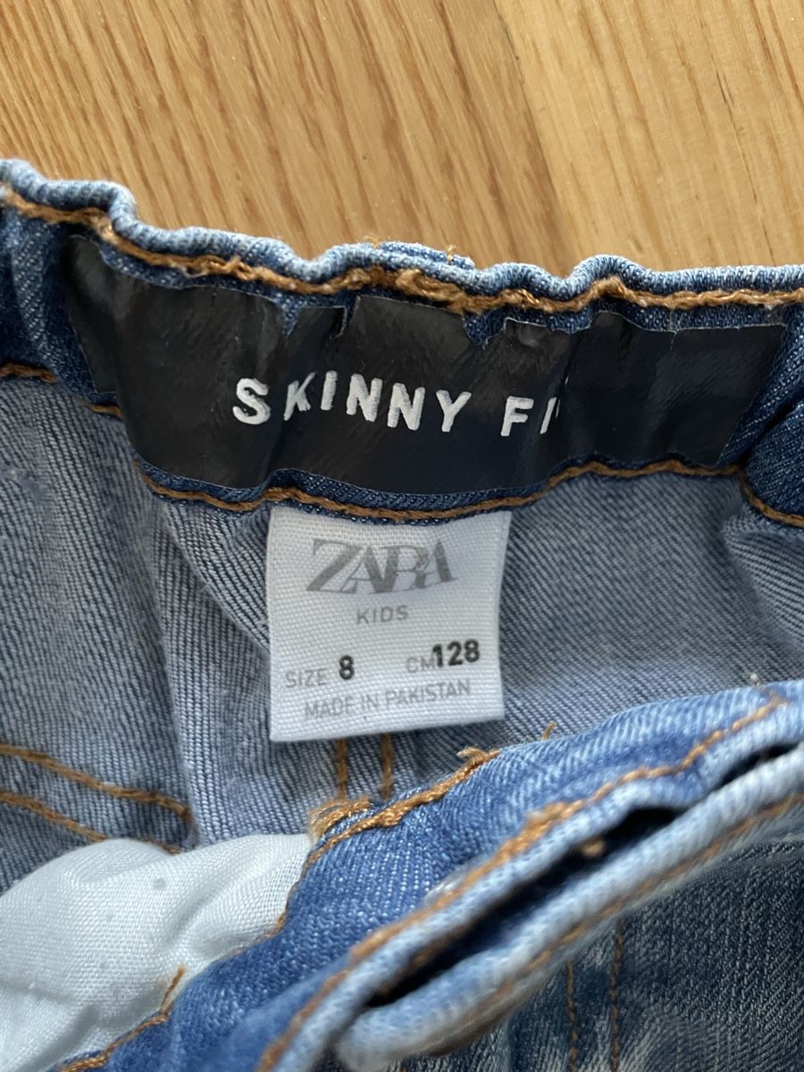 Zara Pantalons: Jeans Kinder Grösse 128 – D'occasion à Bern par calana80 1