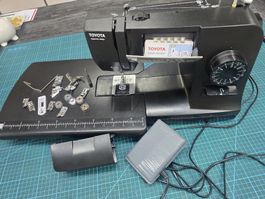 Nähmaschinenset TOYOTA Ergonomic Design Zubehör Konvolut