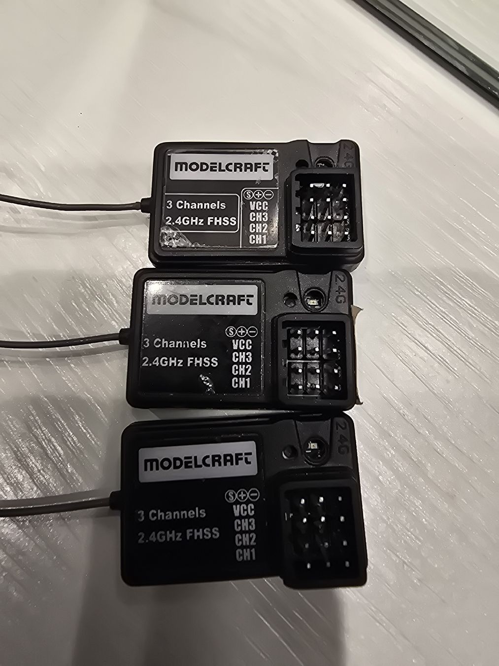 Récepteurs: Modelcraft Empfänger FS-GR3B & FS-GR3C - 3 Stück! – D'occasion à Buchs ZH par Peter993 2