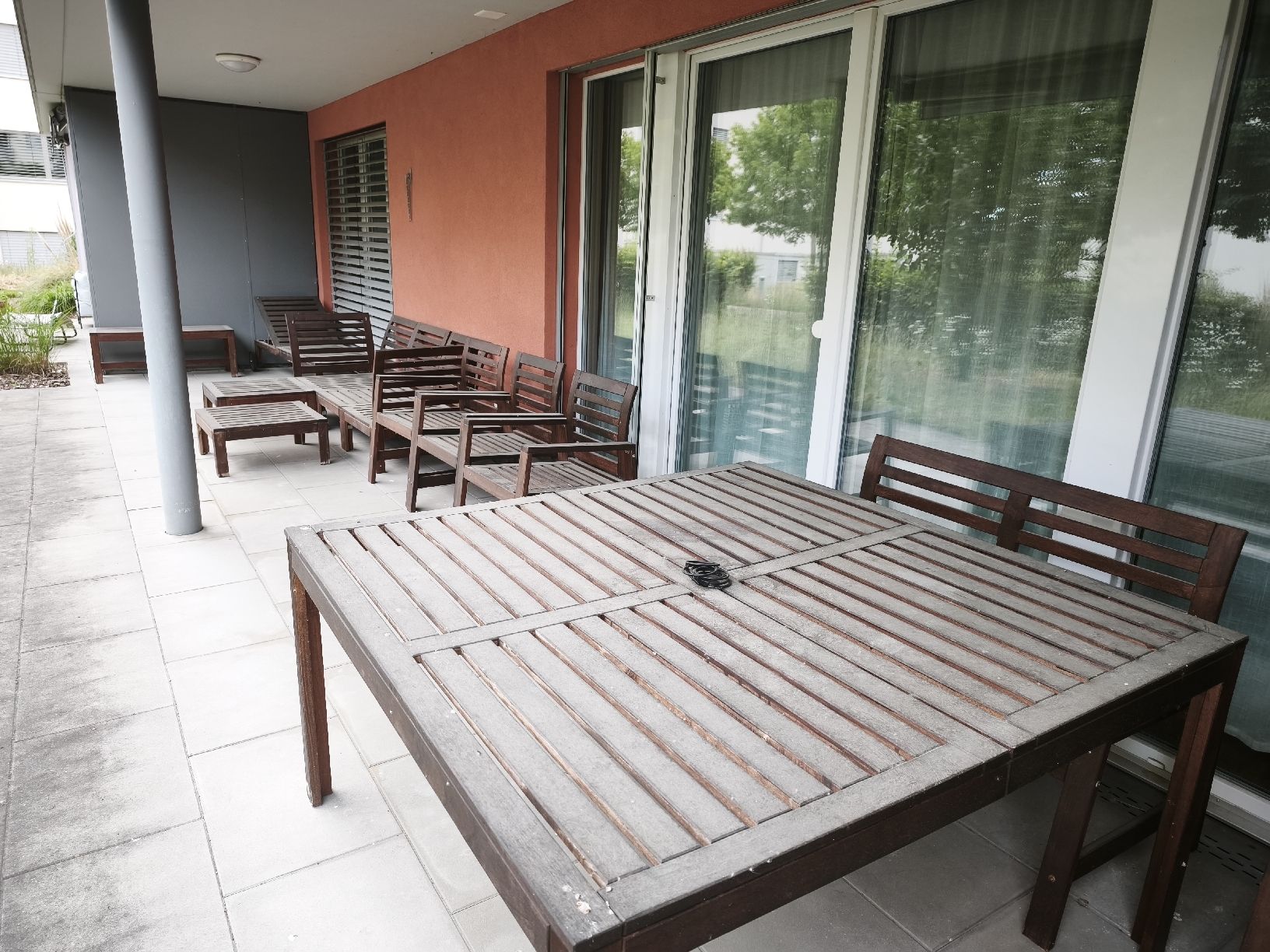 Set de table et chaises: Schöne Terrassenmöbel  – D'occasion à Oftringen par Siham___ 1