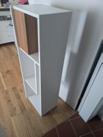 Regal weiss mit Holztür, offene Fächer, sehr guter Zustand