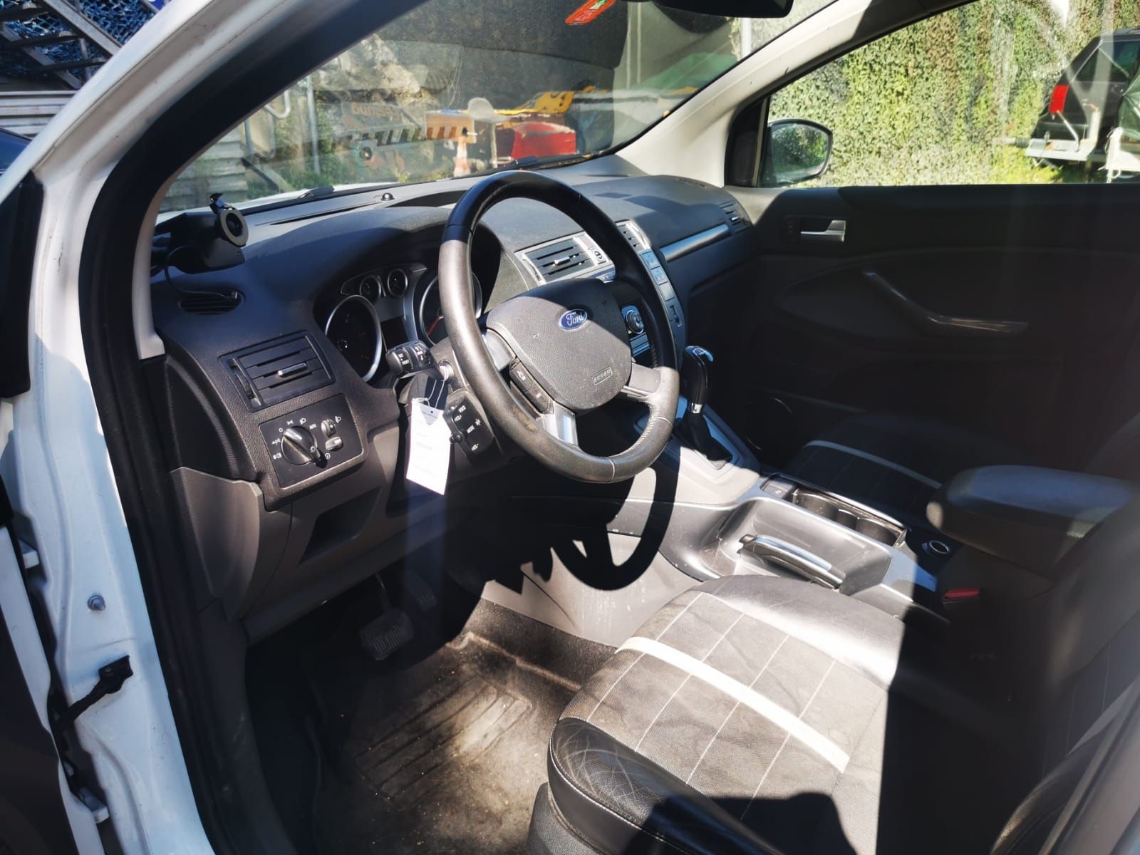 Ford Automobili: Ford Kuga 2.0 TCDI 4x4 – Usato da Gossau SG venduto da rotestahlsau 5