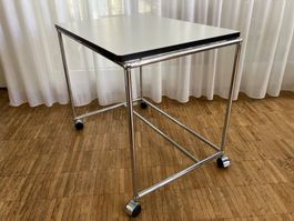 USM Haller Beistelltisch mit Rollen, Top!