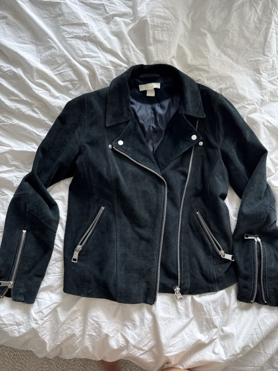 H&M Vestes: H&M Wildlederjacke schwarz Gr. 36 – D'occasion à Zürich par maleaaa