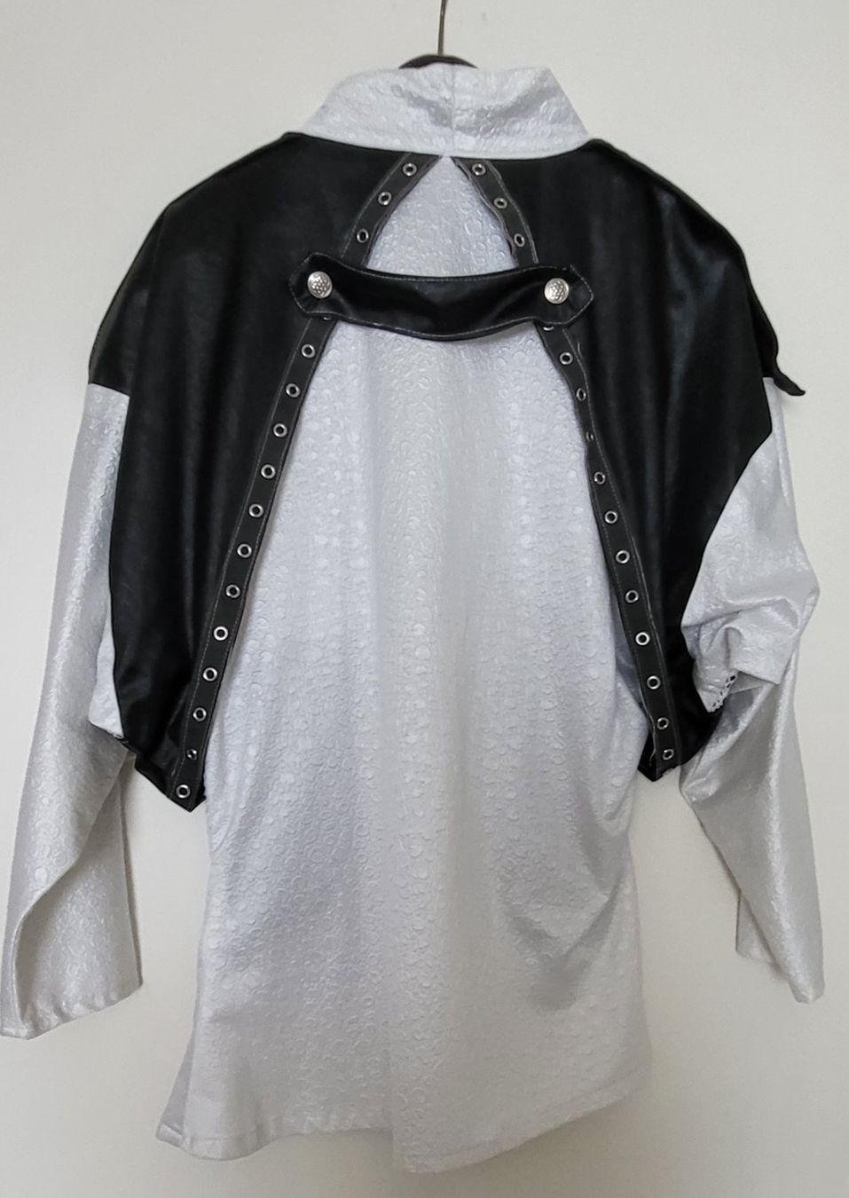 Blusen: Coole Bluse in Grösse 38 – Gebraucht aus Adlikon b.Regensdf von YvZi 2