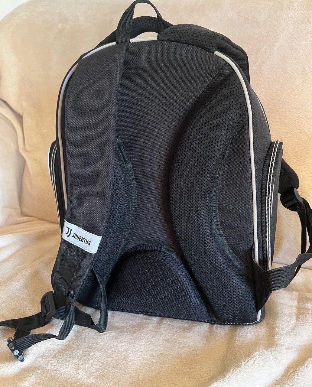 Zaini: Juventus Mille897 Backpack – Nuovo (secondo la descrizione) da Vésenaz venduto da ane_l7pg 2