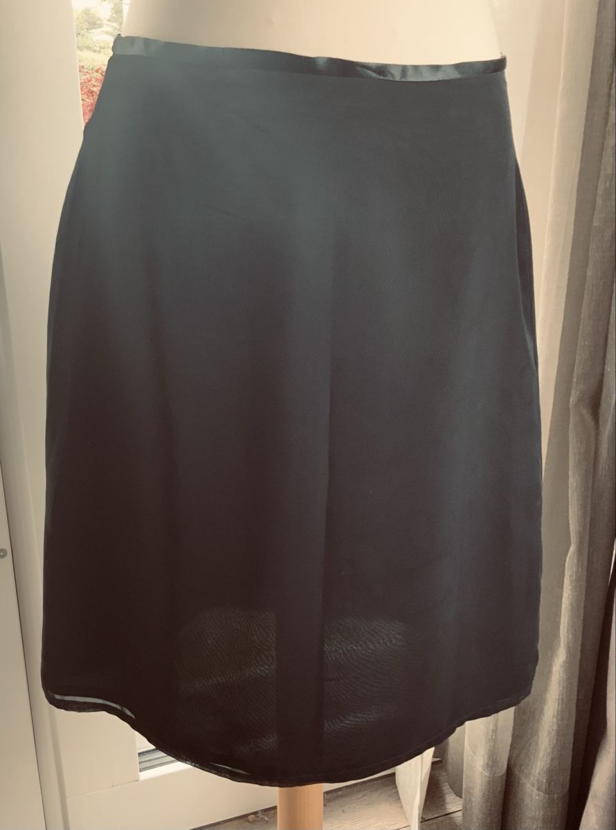 Gonne: Black Straight Cocktail Skirt – Nuovo (secondo la descrizione) da Zollikon venduto da getridofitnow 1