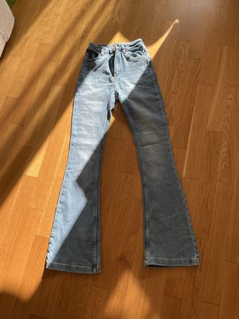Stradivarius Jeans Gr. 25 – Damen Straight Leg, lange Beine