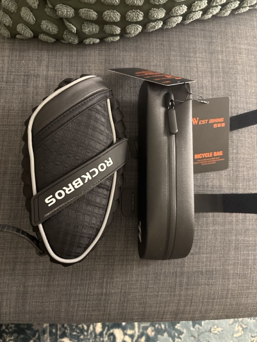 Borse: Saddle bag and frame bag – Nuovo (secondo la descrizione) da Genève venduto da sha_l5nh