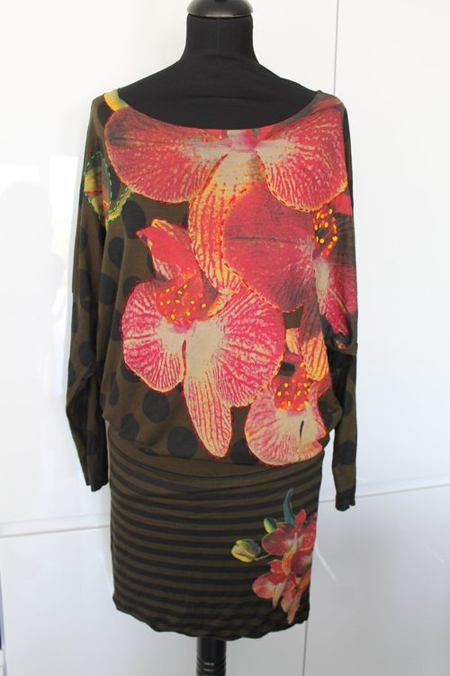 Robe Desigual Taille 38/M – Multicouleur – Évasée – Longueur 97 Cm – Bon état