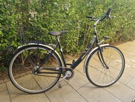 Citybike Belvelo mit Korb und Gangschaltung