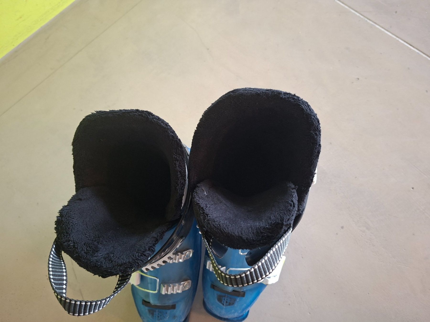 Scarpe per ragazzi: KInder Skischuhe grösse 23.5 275 – Usato da Winterthur venduto da Tiara 4