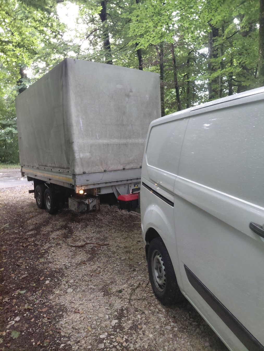 Fankhauser Rimorchi: Gebrauchter Anhänger mit Plane und Hebebühne – Usato da Bürglen OW venduto da kov_h2fj 3
