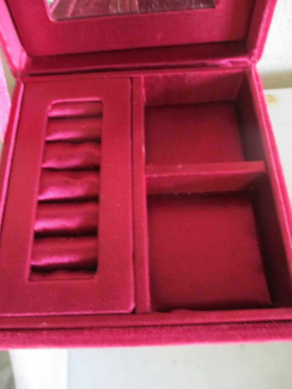 Schmuckkästen: Schmuckschatulle Schmuckkästchen Schmuckbox teilweise Samt – Gebraucht aus Marly von Rolmax 5