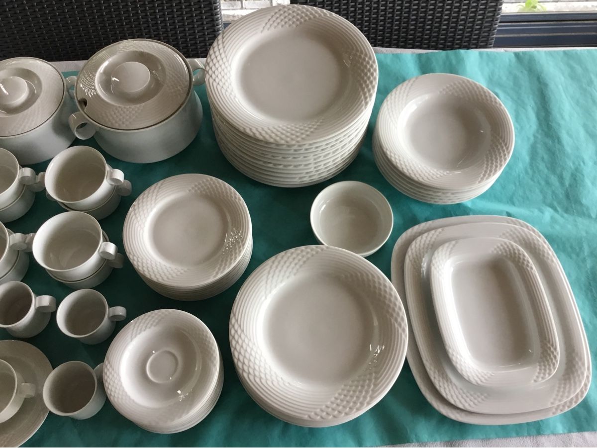 Hutschenreuther Set di piatti: Hutschenreuther Scala Grosser Speiseservice – Usato da St. Gallen venduto da chamilla 1